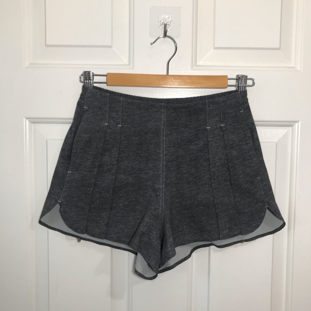 Lululemon shorts-like new size 4